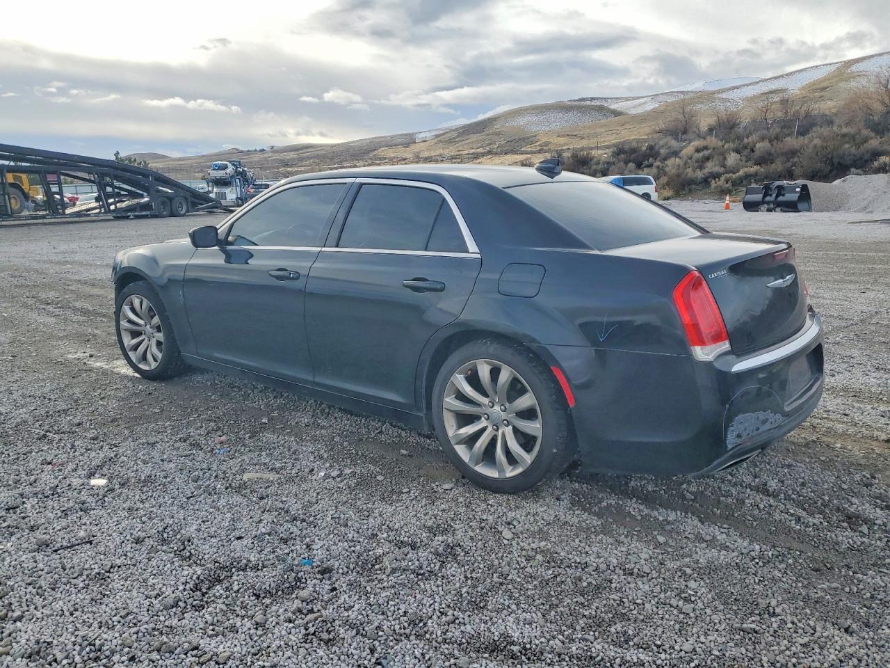 2016 CHRYSLER 300 LIMITED photo 2