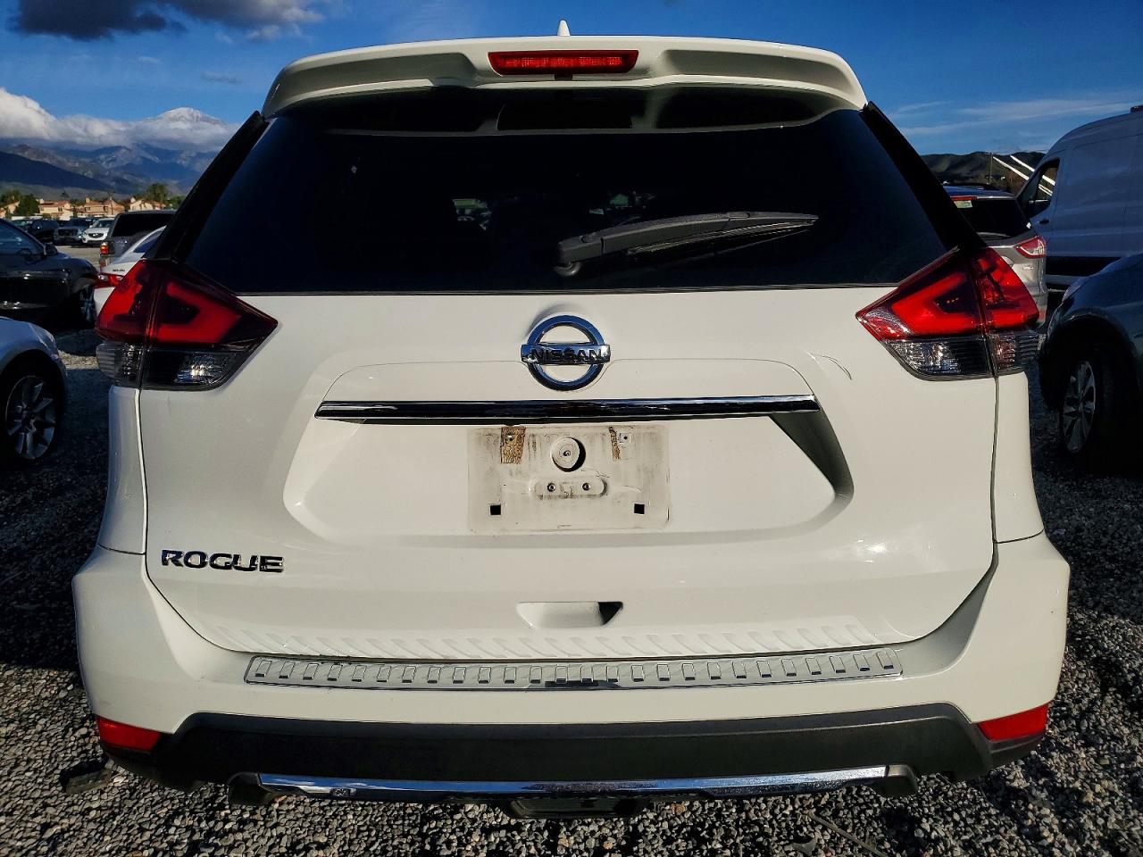 2019 NISSAN ROGUE S photo 6