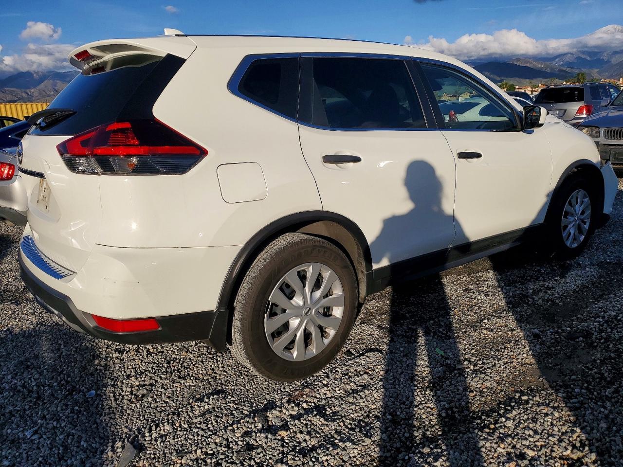 2019 NISSAN ROGUE S photo 3