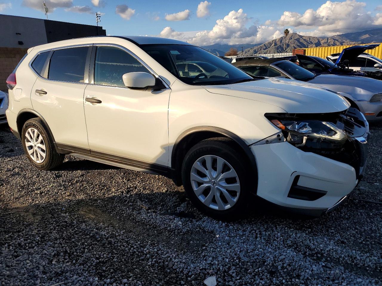 2019 NISSAN ROGUE S photo 4