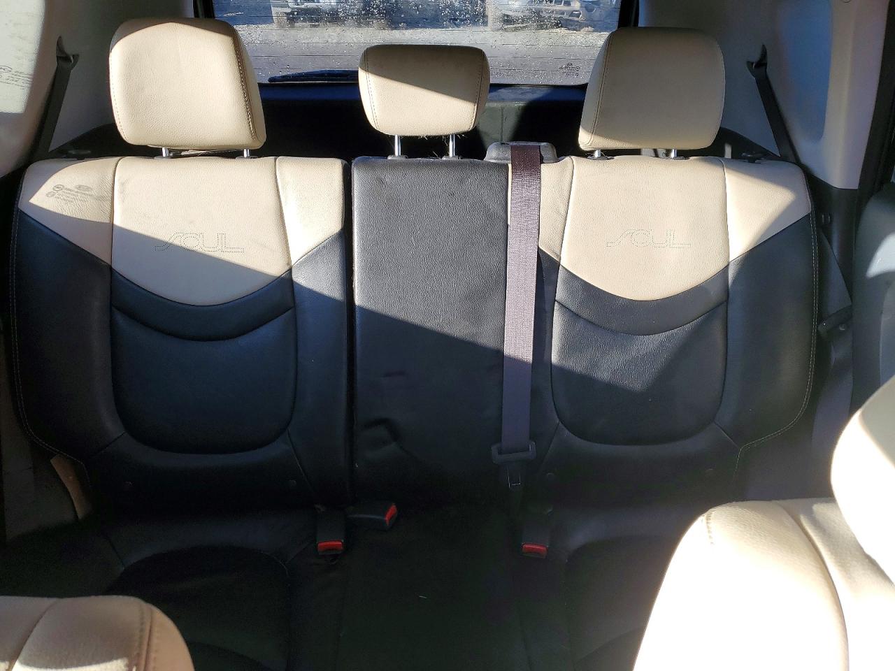 2013 KIA SOUL + photo 28