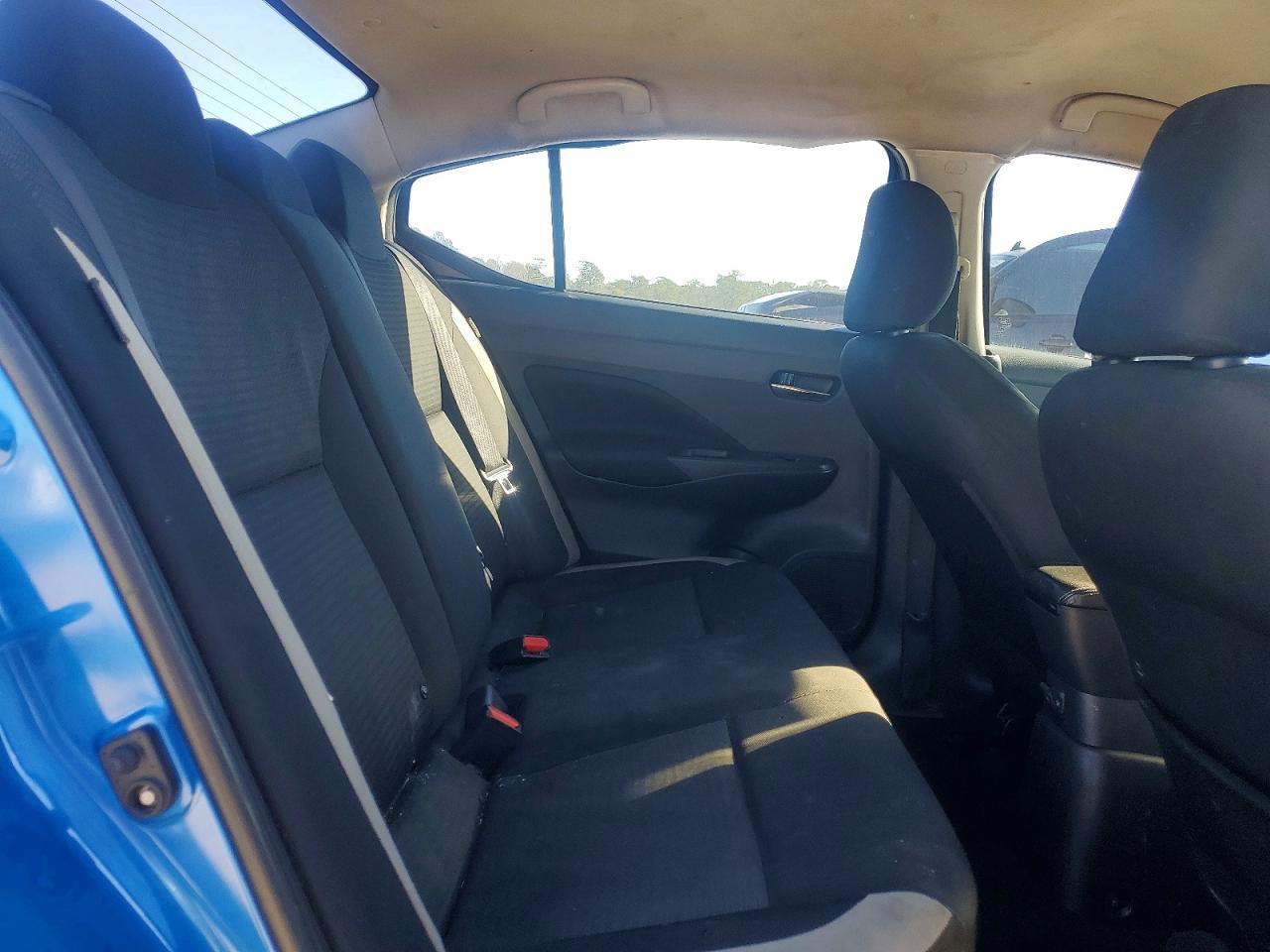 2021 NISSAN VERSA SV photo 10