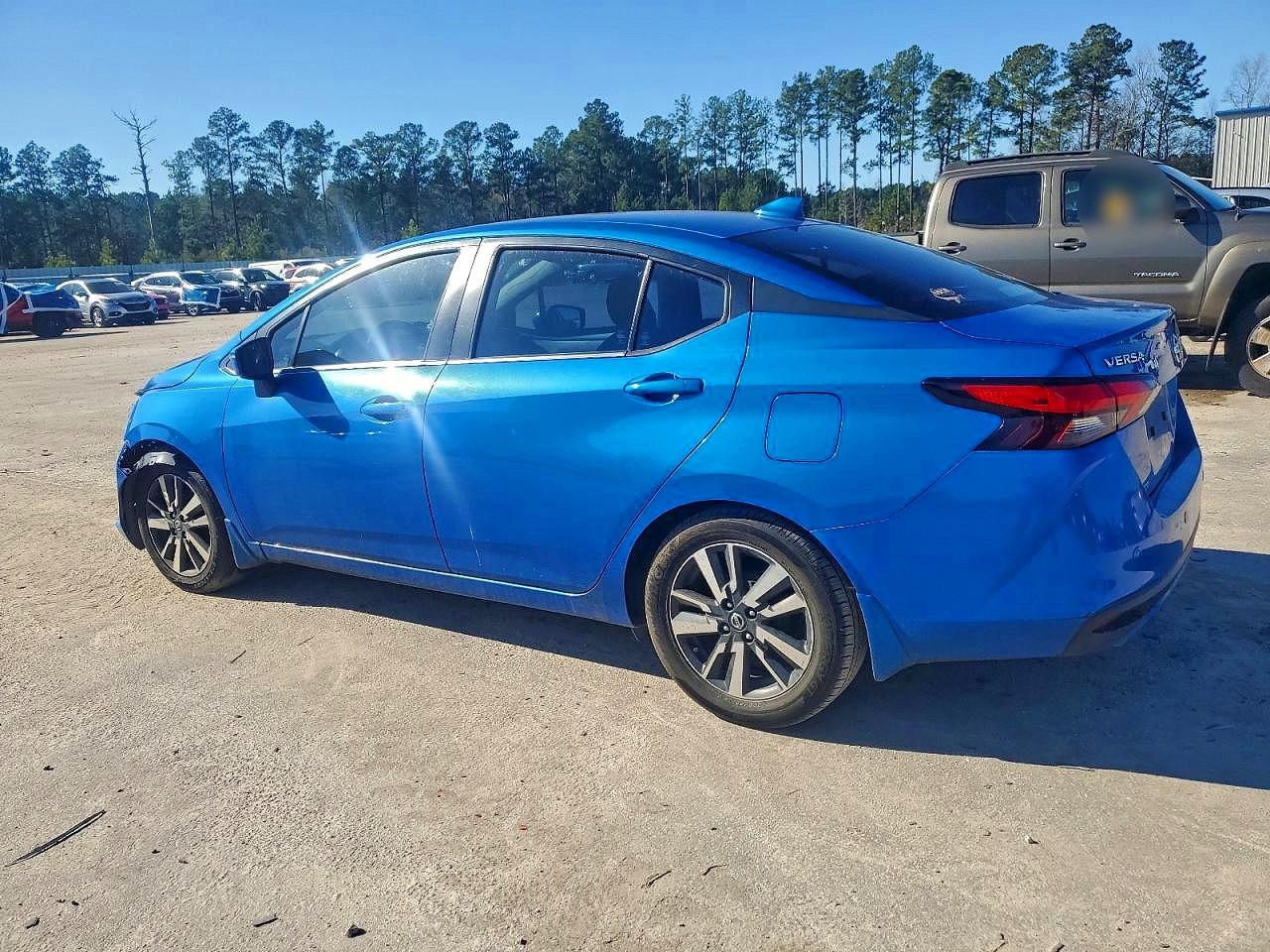 2021 NISSAN VERSA SV photo 2
