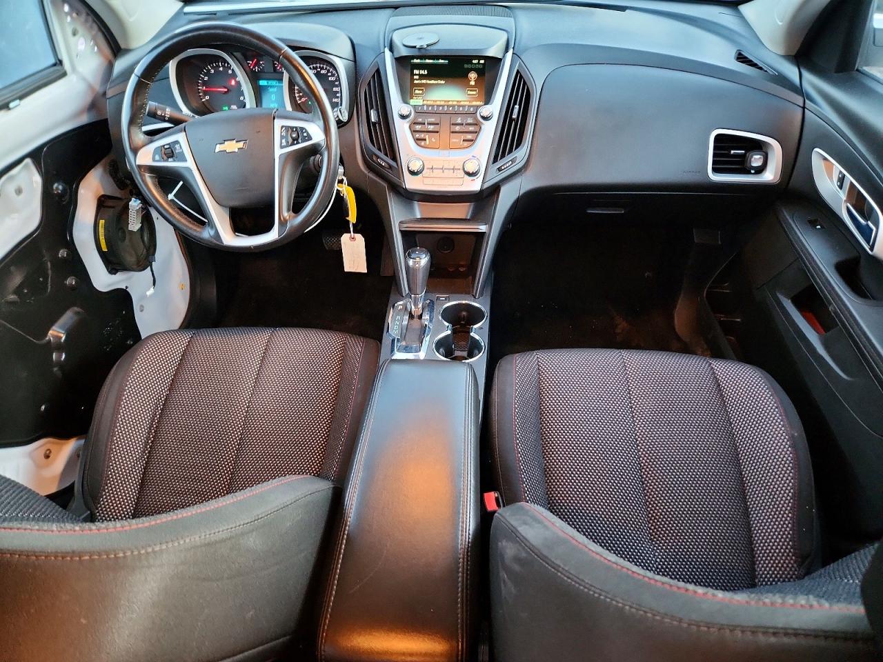 2017 CHEVROLET EQUINOX LT photo 8