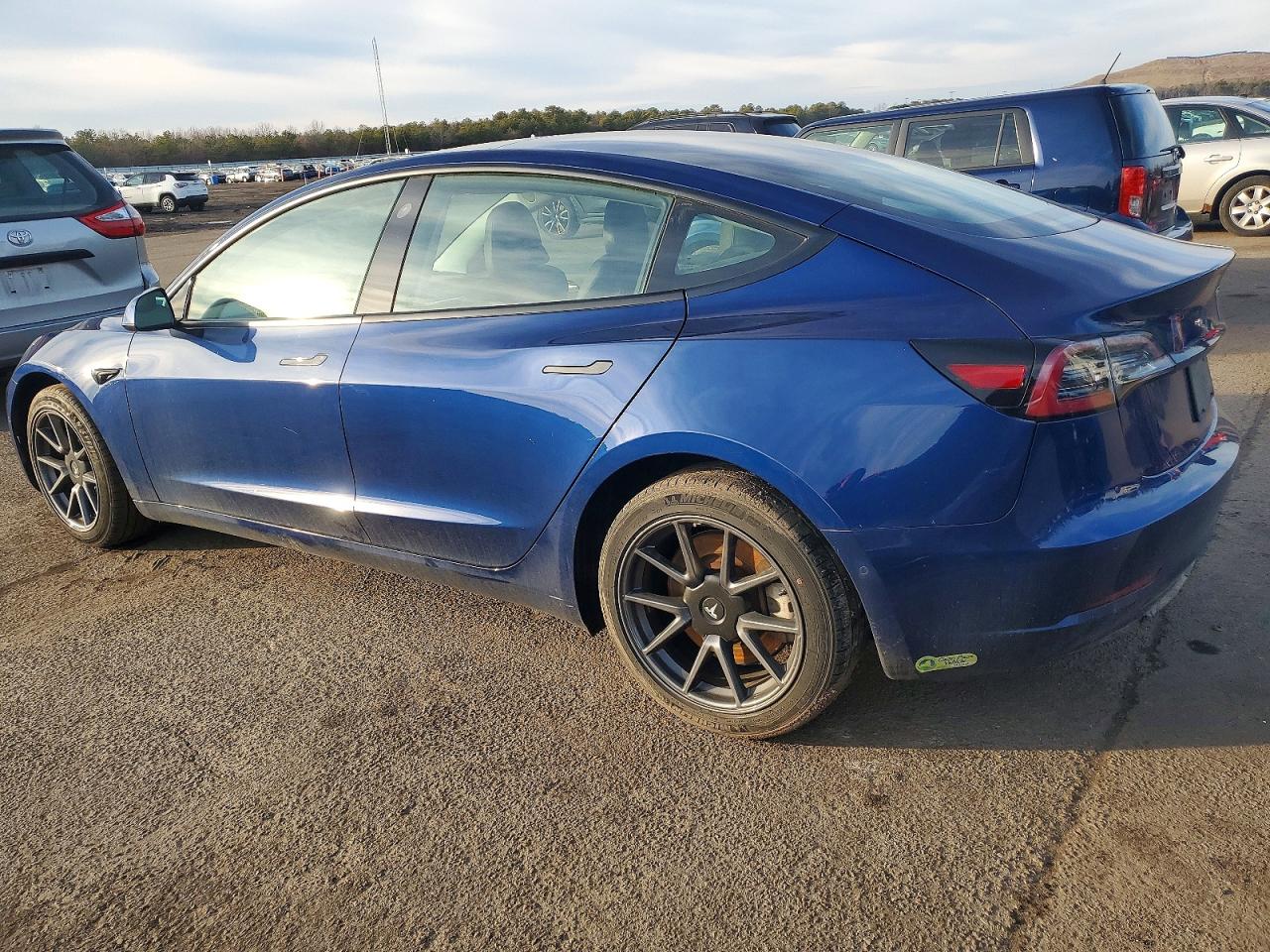 2022 TESLA MODEL 3 photo 2