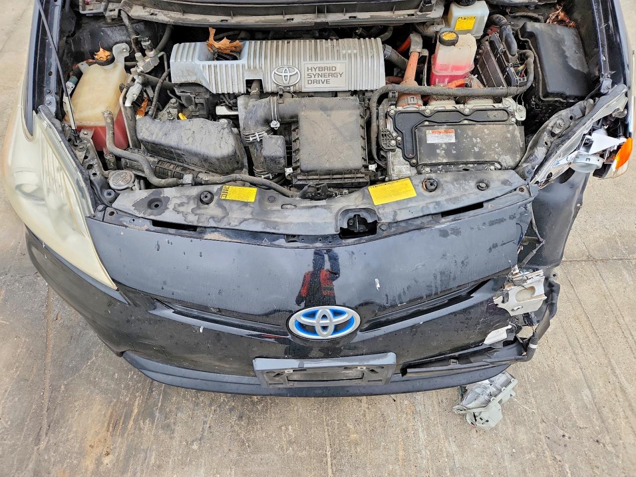 2013 TOYOTA PRIUS photo 21