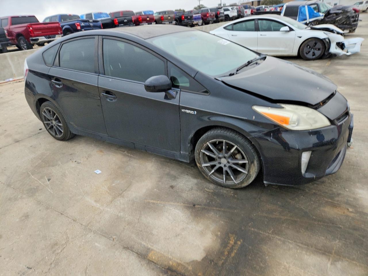 2013 TOYOTA PRIUS photo 7