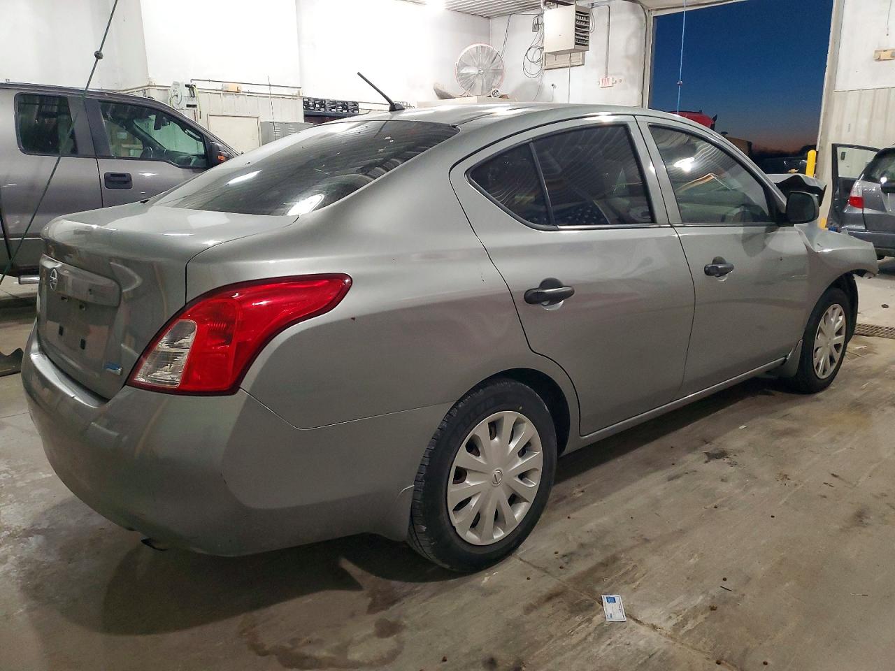 2012 NISSAN VERSA S photo 3