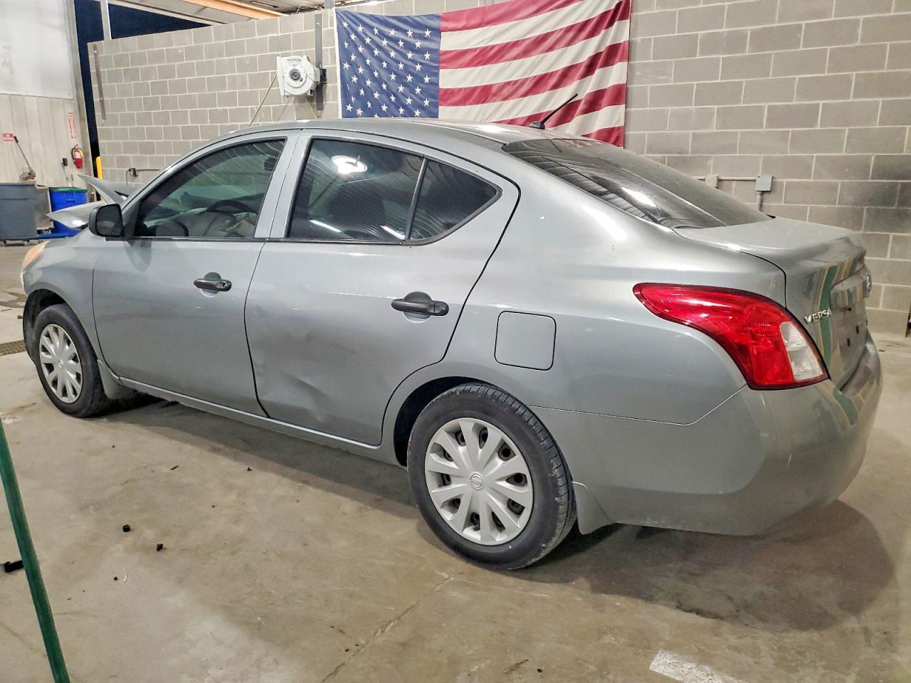 2012 NISSAN VERSA S photo 2