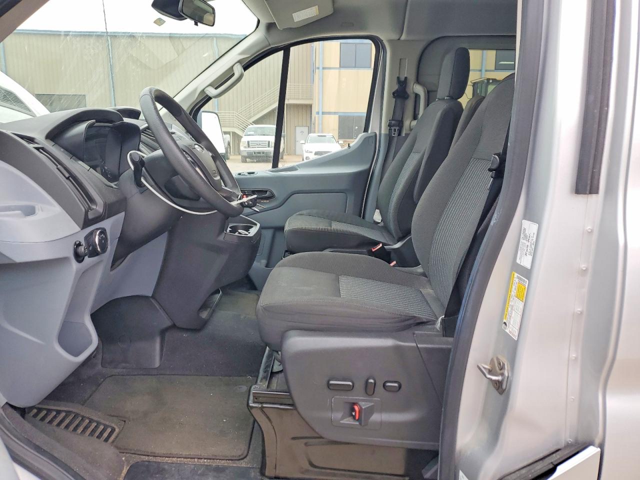 2018 FORD TRANSIT T-150 photo 13