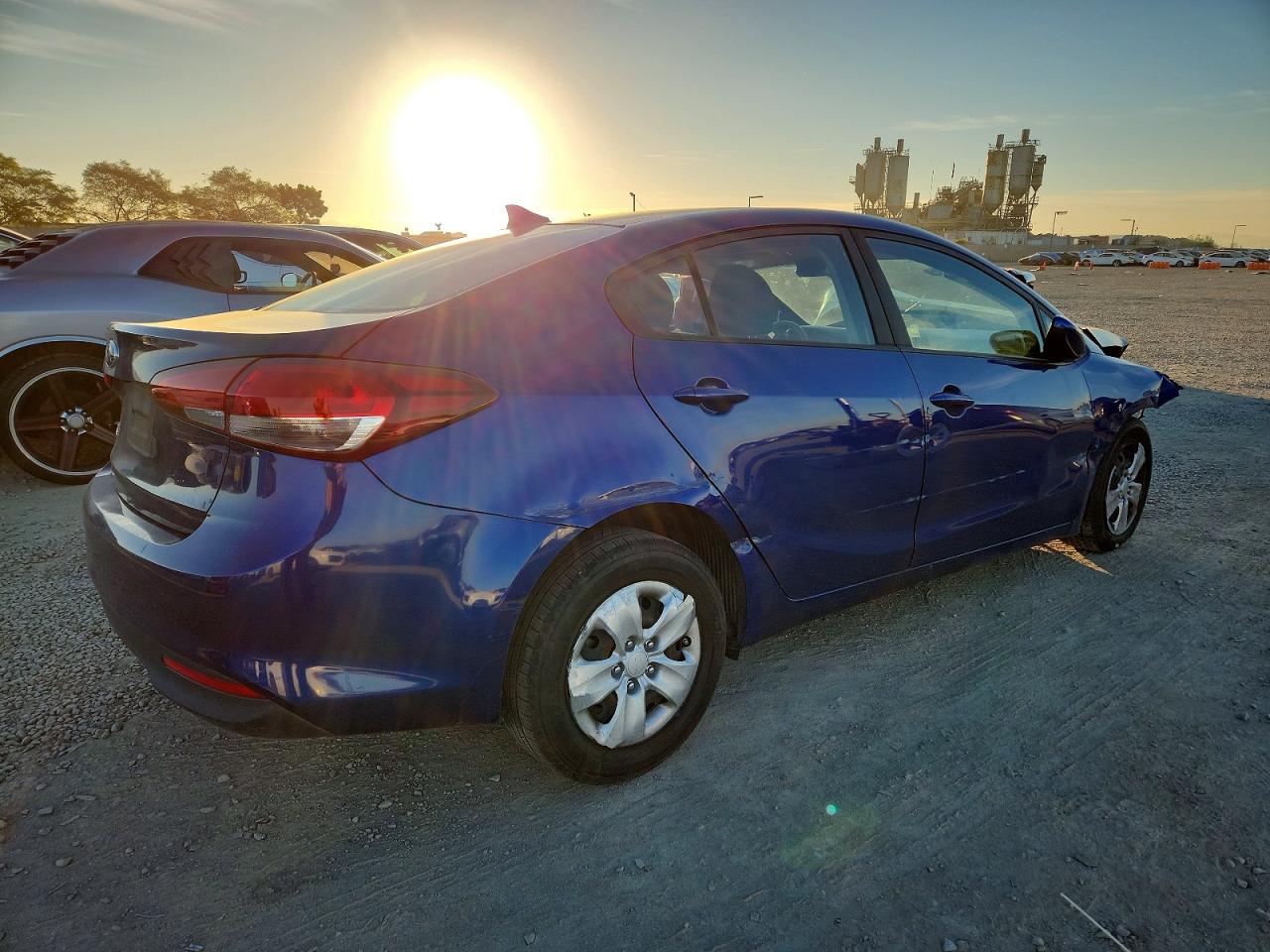 2017 KIA FORTE LX photo 3