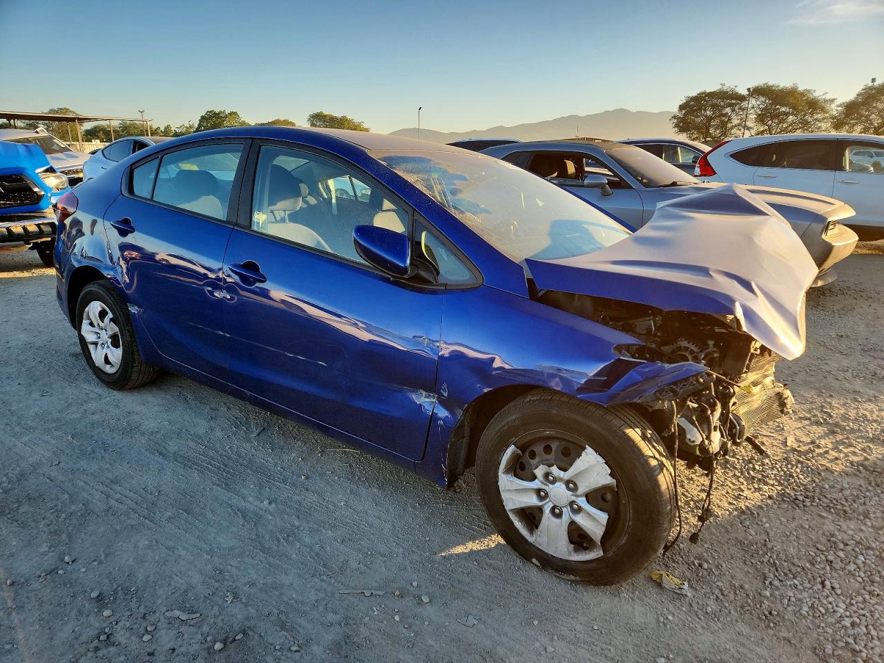 2017 KIA FORTE LX photo 4