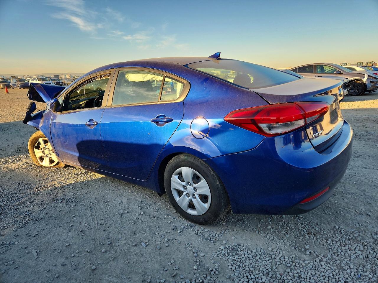 2017 KIA FORTE LX photo 2