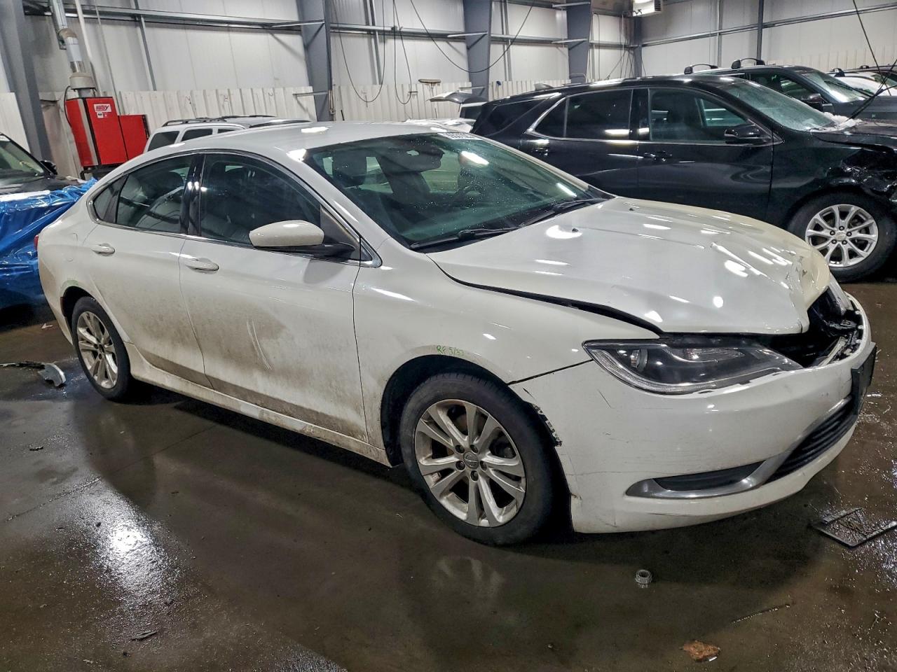 2015 CHRYSLER 200 LIMITED photo 4