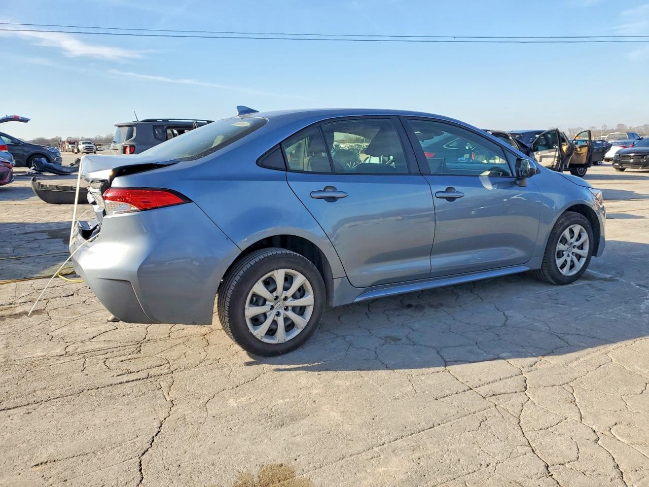 2023 TOYOTA COROLLA LE photo 3