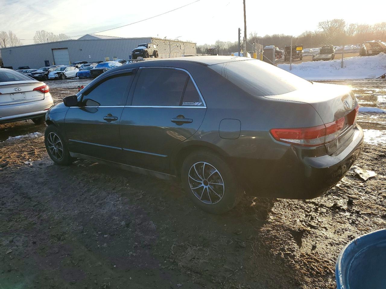 2004 HONDA ACCORD LX photo 2