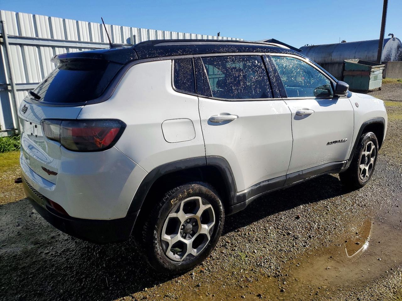 2022 JEEP COMPASS TRAILHAWK photo 3