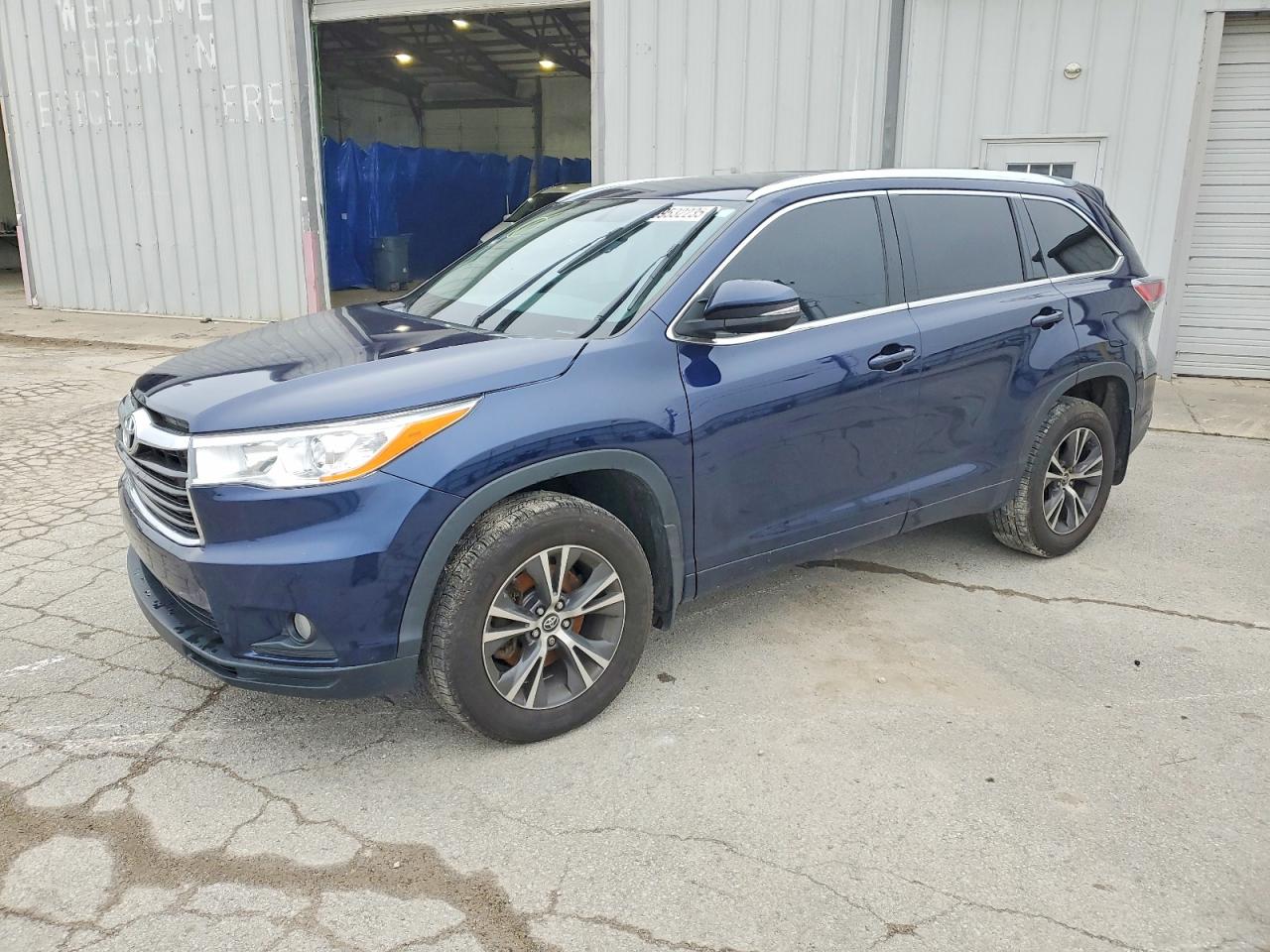 2016 TOYOTA HIGHLANDER