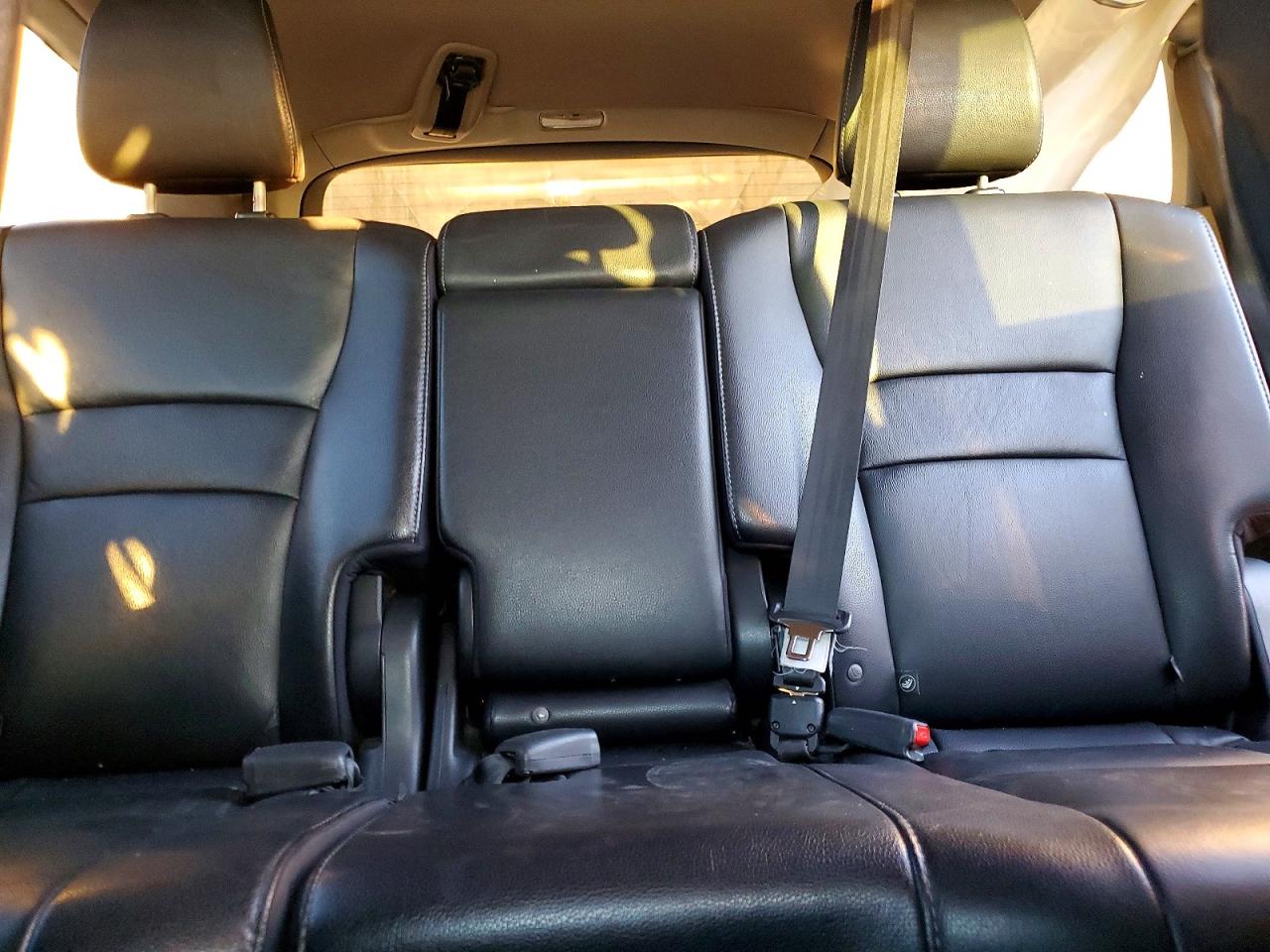 2016 HONDA PILOT EXL photo 10