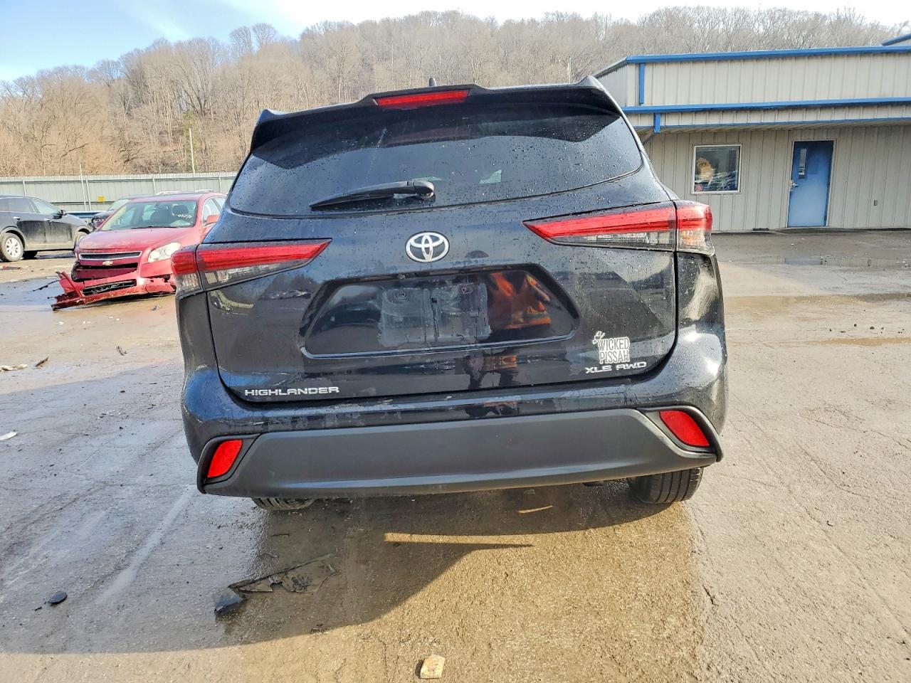 2021 TOYOTA HIGHLANDER XLE photo 6