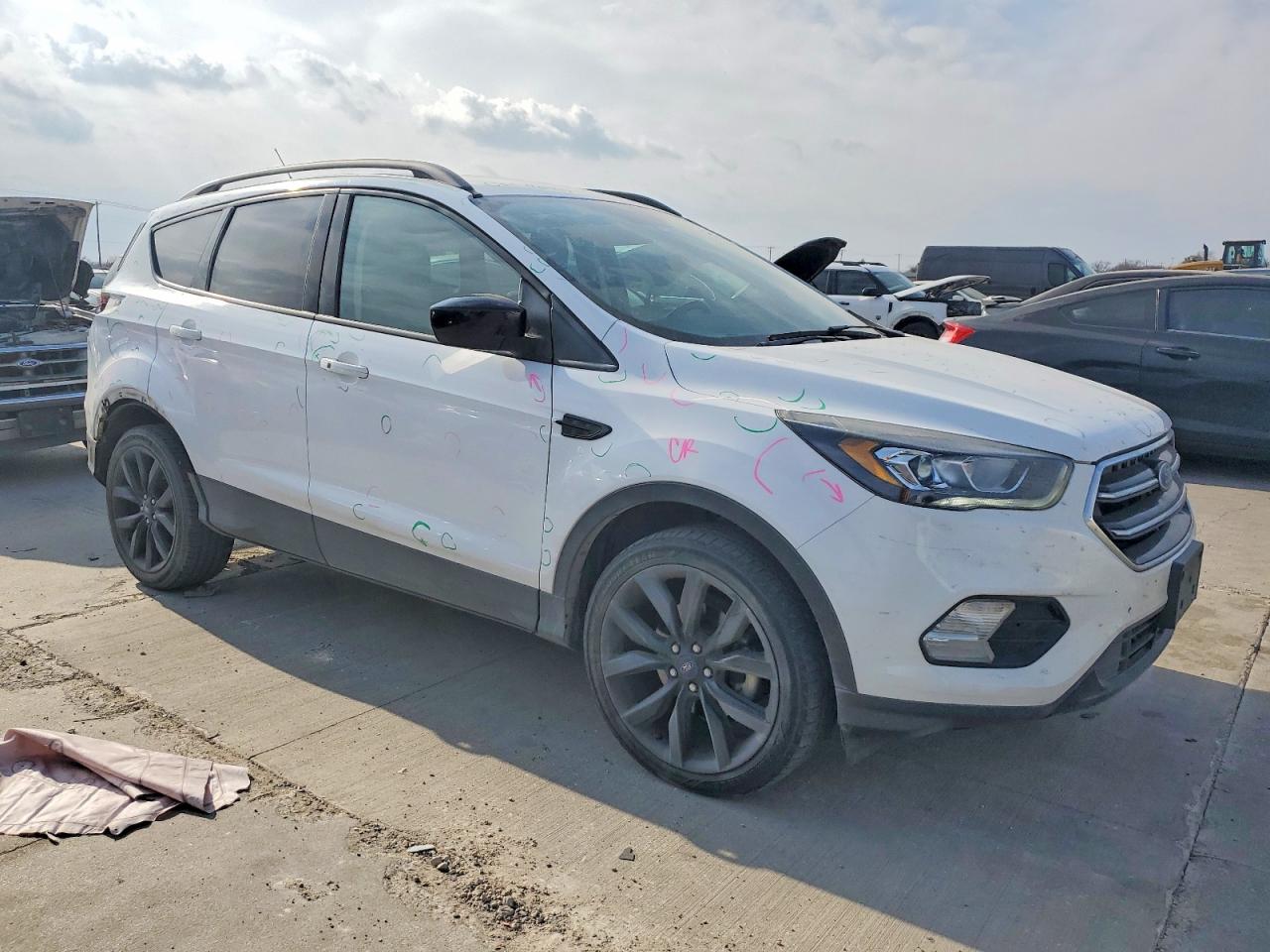 2019 FORD ESCAPE SE photo 4