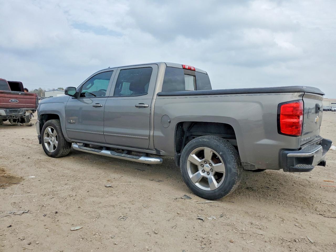 2017 CHEVROLET SILVERADO C1500 LT photo 3
