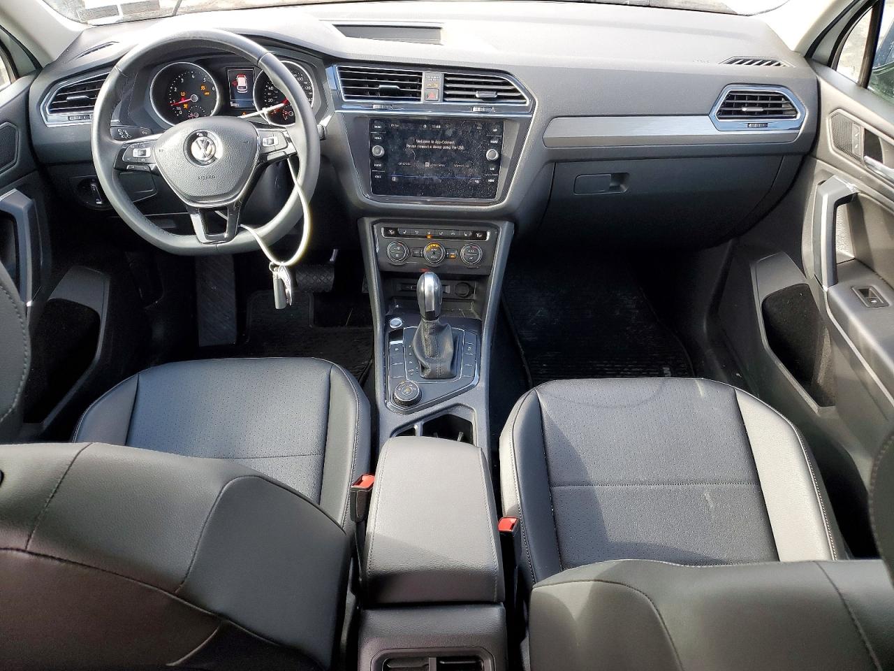 2020 VOLKSWAGEN TIGUAN SE photo 8