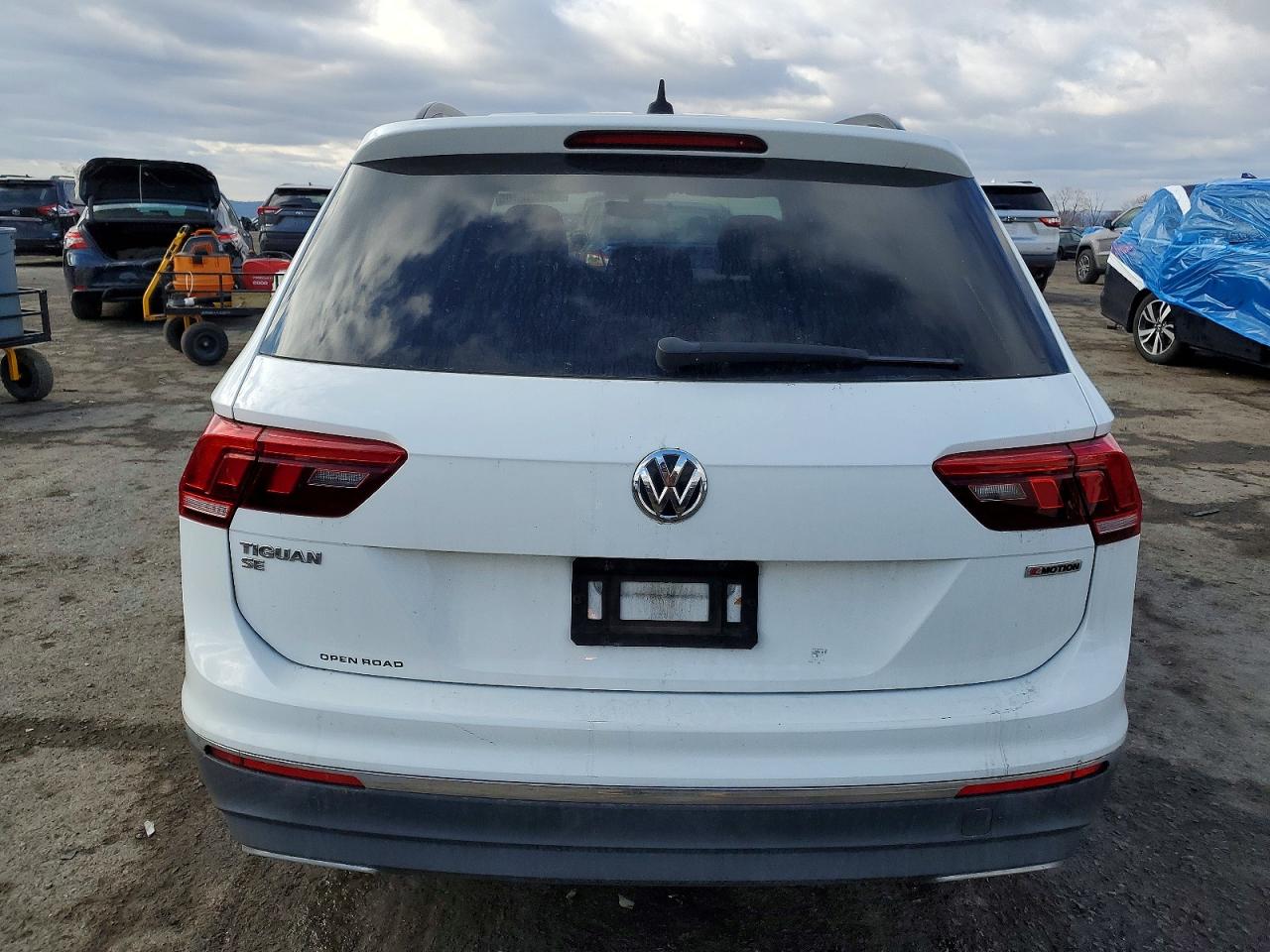 2020 VOLKSWAGEN TIGUAN SE photo 6