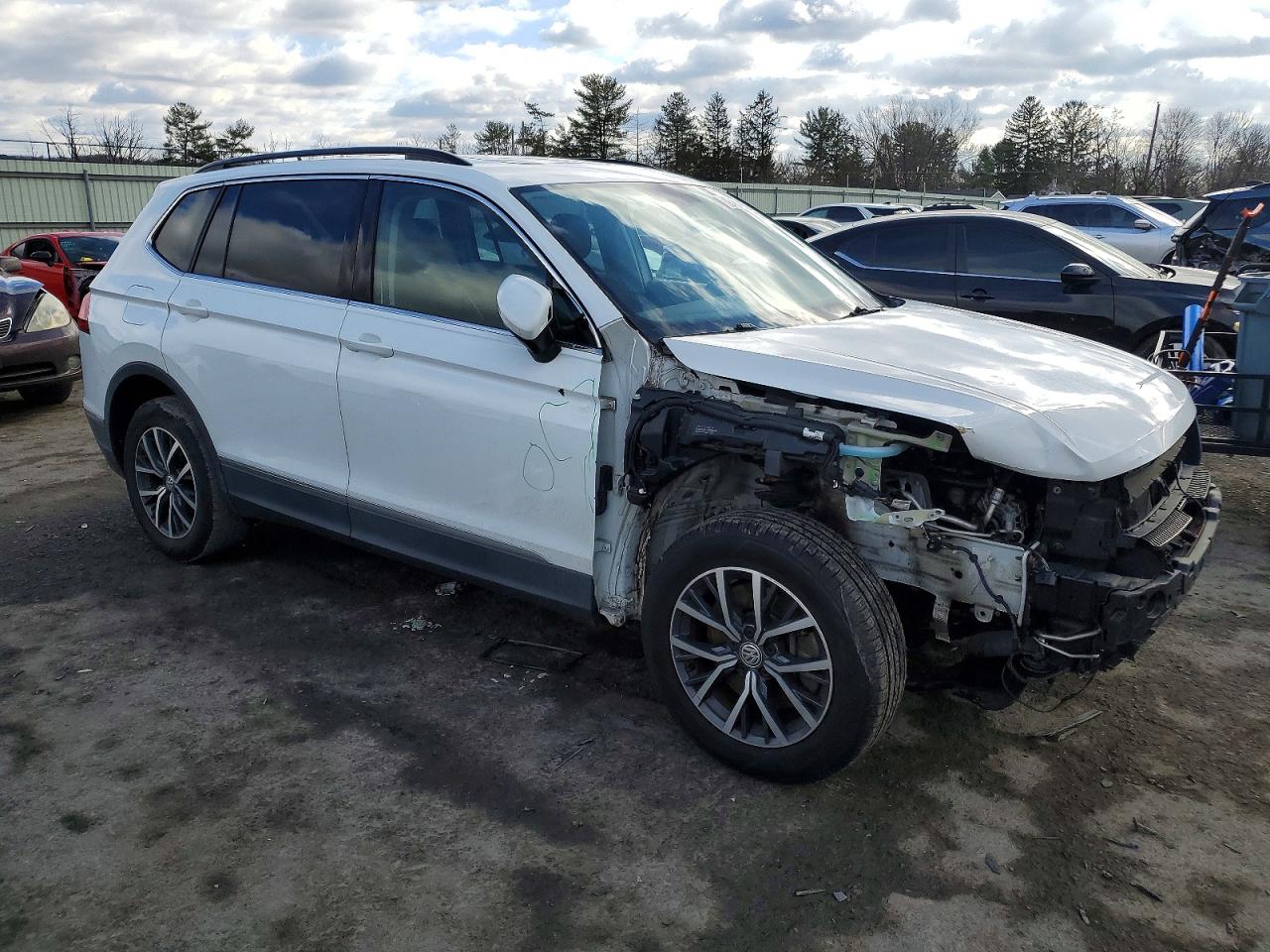 2020 VOLKSWAGEN TIGUAN SE photo 4