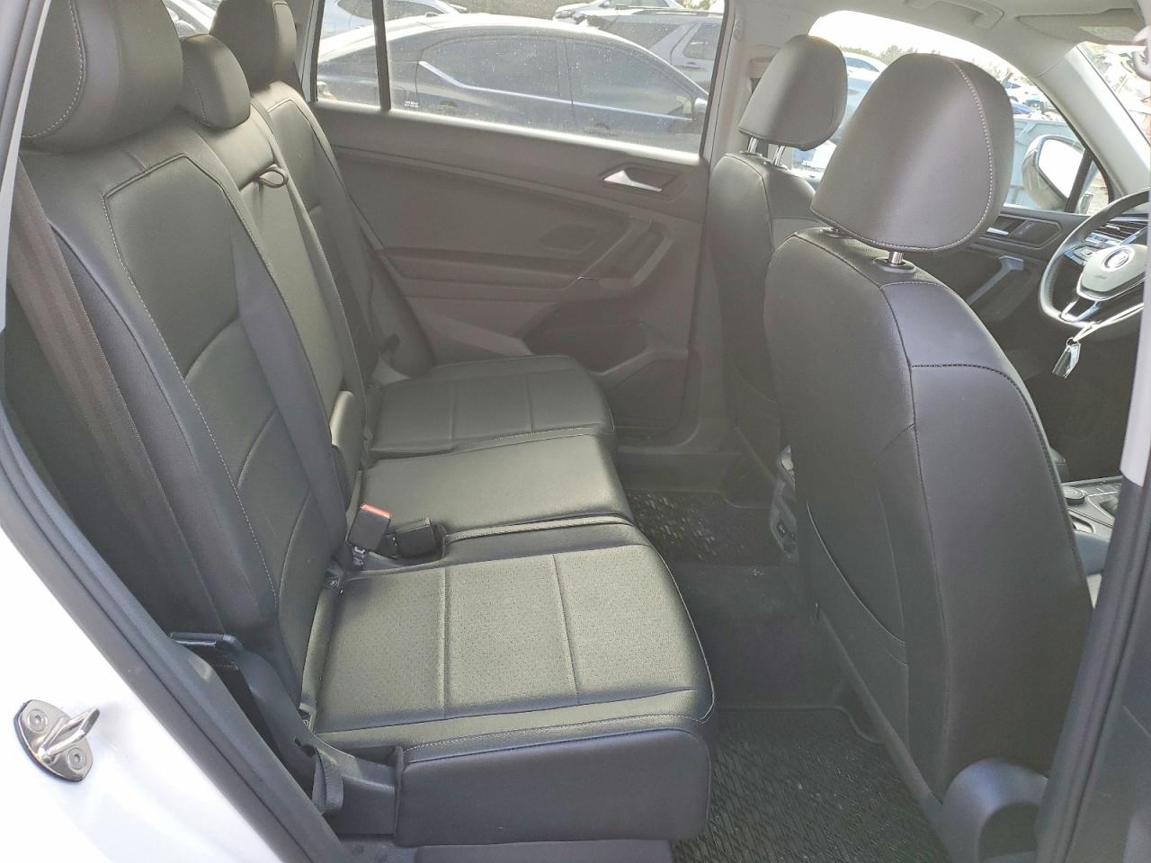 2020 VOLKSWAGEN TIGUAN SE photo 11