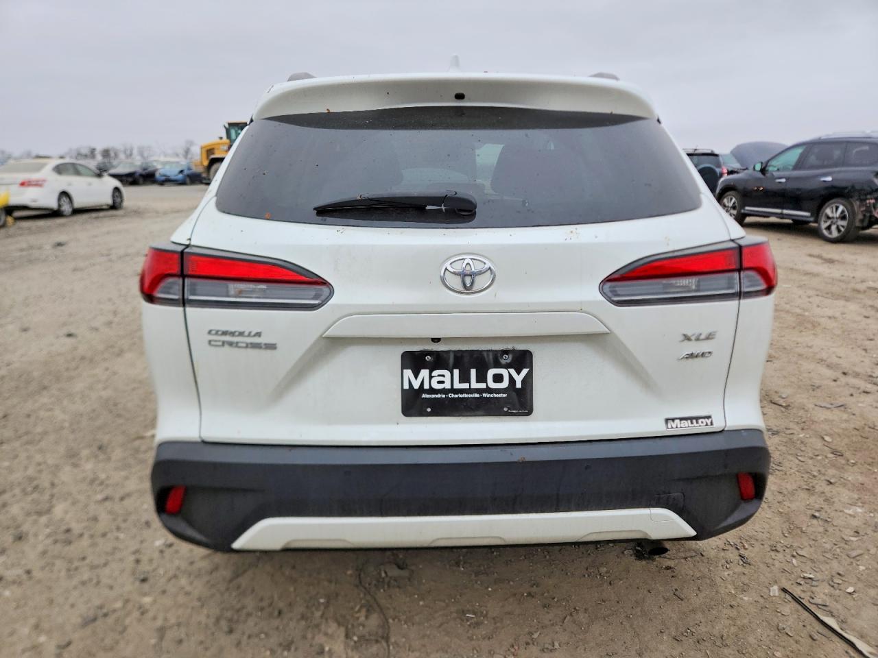 2023 TOYOTA COROLLA CROSS XLE photo 6