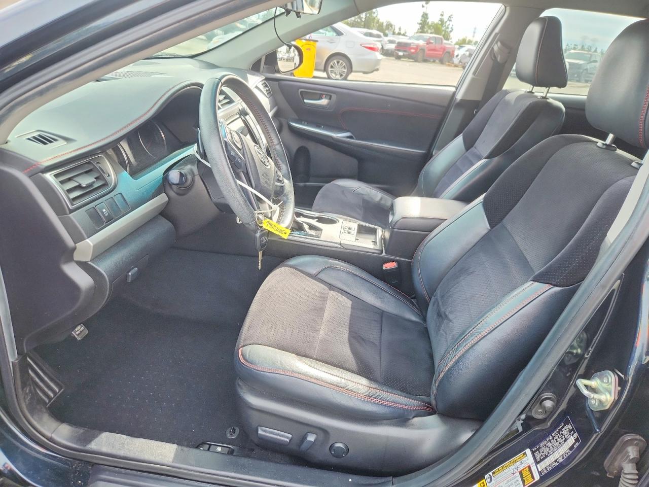 2015 TOYOTA CAMRY LE photo 7