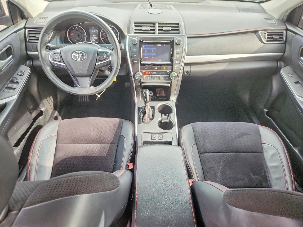 2015 TOYOTA CAMRY LE photo 8