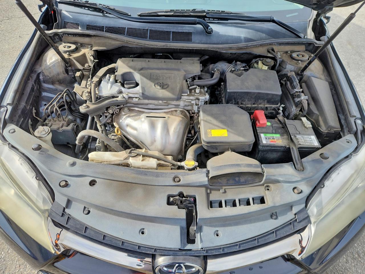 2015 TOYOTA CAMRY LE photo 11
