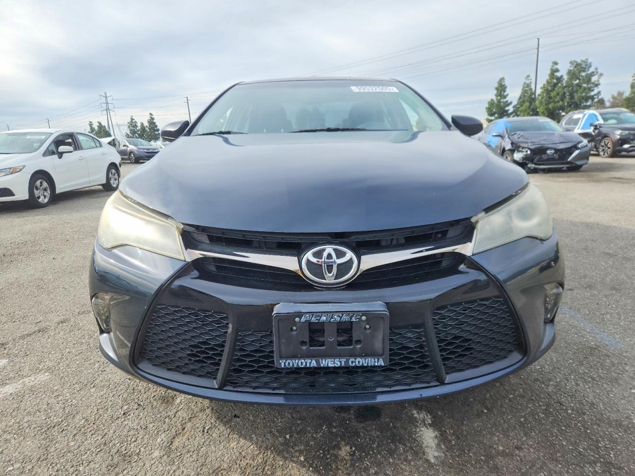 2015 TOYOTA CAMRY LE photo 5