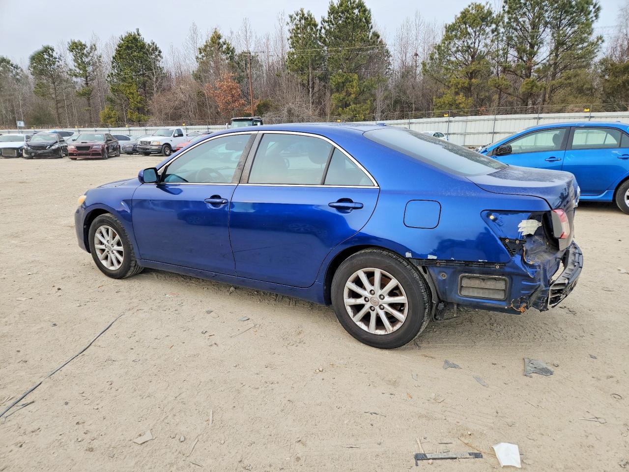 2011 TOYOTA CAMRY BASE photo 2