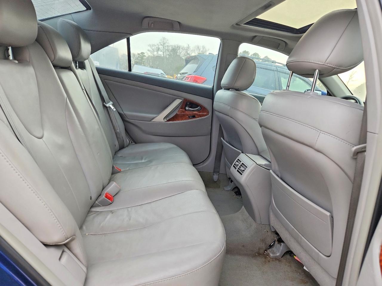 2011 TOYOTA CAMRY BASE photo 10