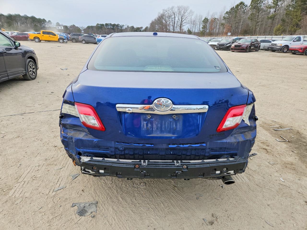 2011 TOYOTA CAMRY BASE photo 6