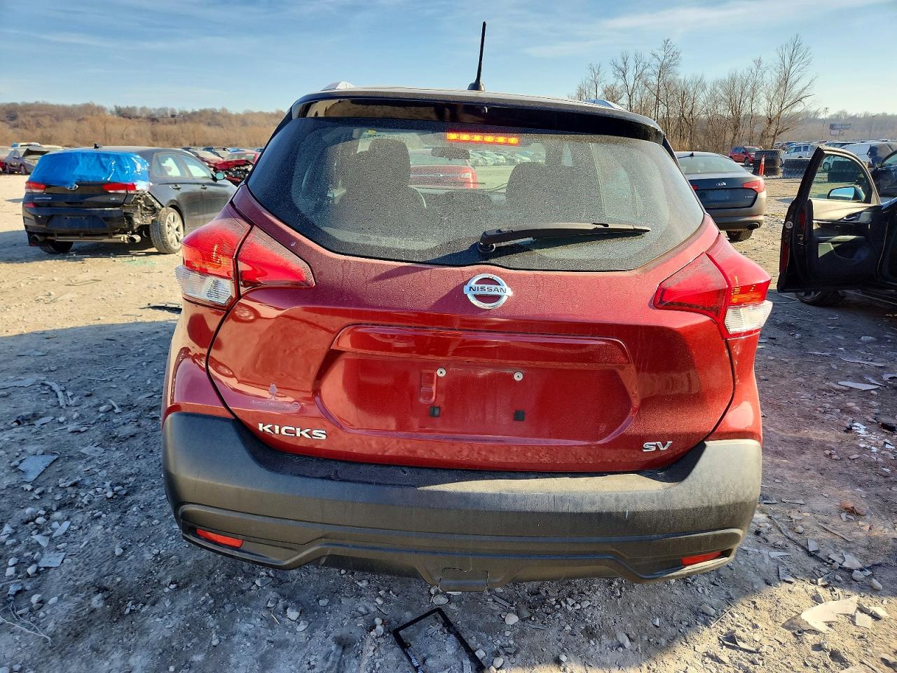 2018 NISSAN KICKS S photo 6