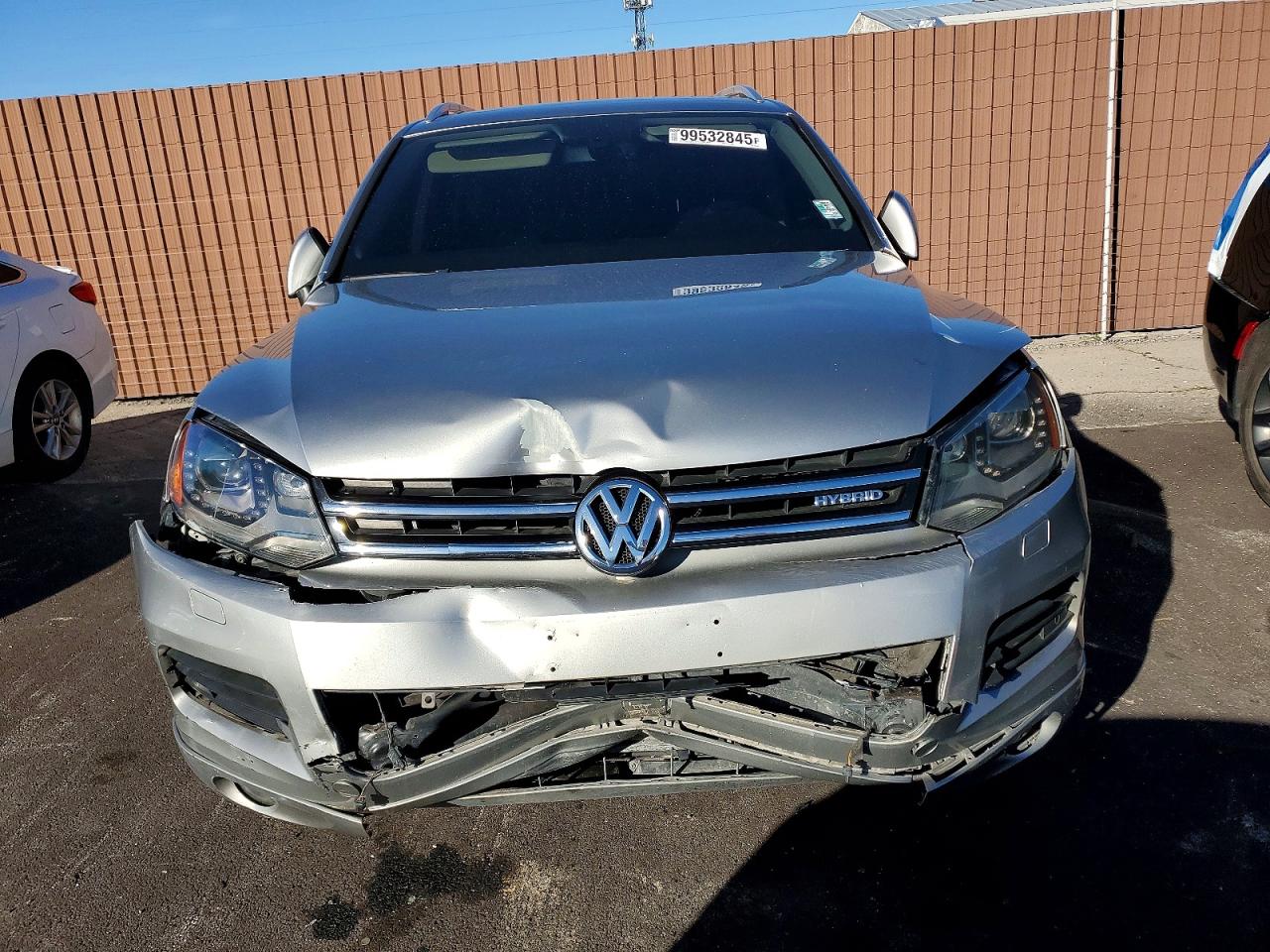 2011 VOLKSWAGEN TOUAREG HYBRID photo 5