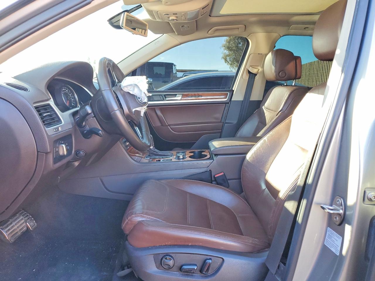 2011 VOLKSWAGEN TOUAREG HYBRID photo 7