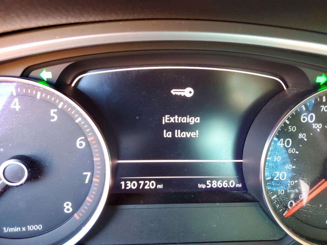 2011 VOLKSWAGEN TOUAREG HYBRID photo 9