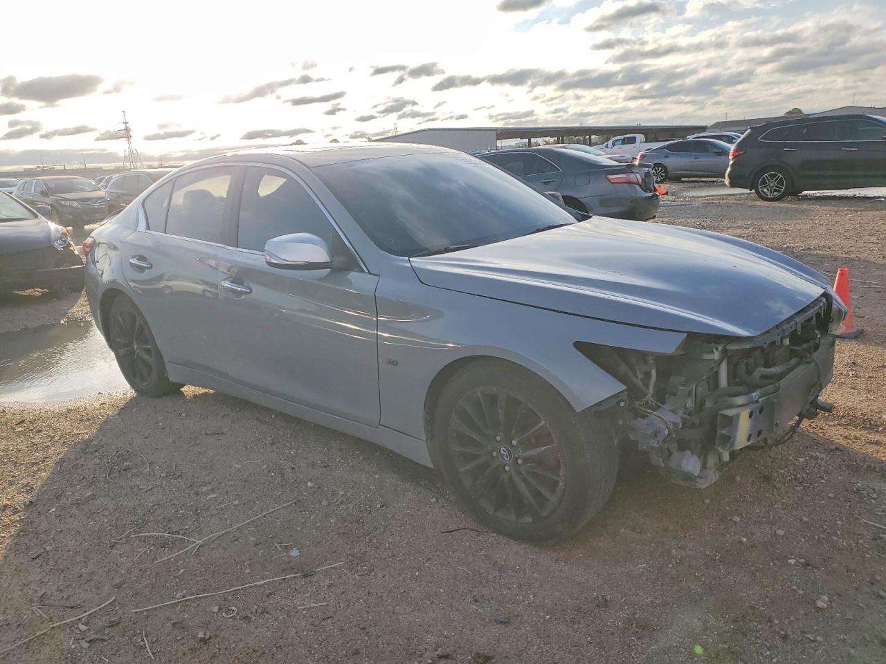 2018 INFINITI Q50 LUXE photo 4