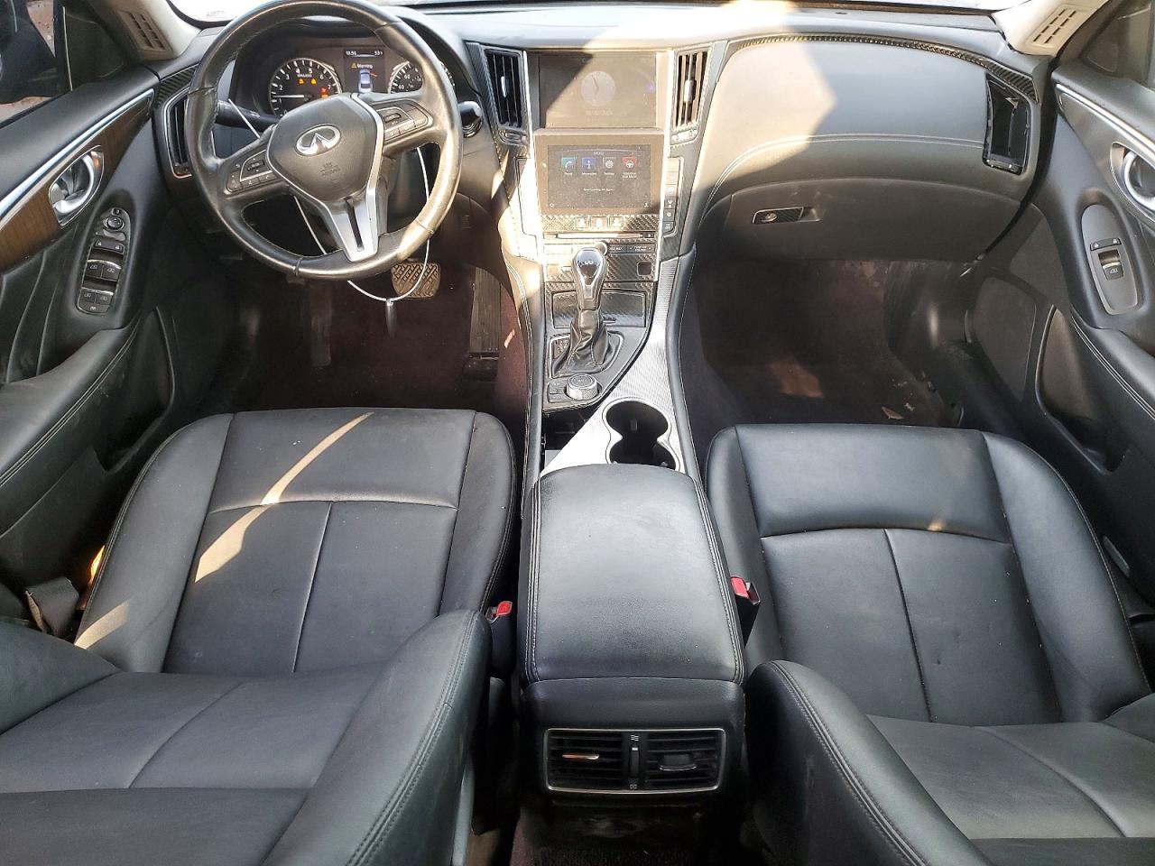 2018 INFINITI Q50 LUXE photo 8