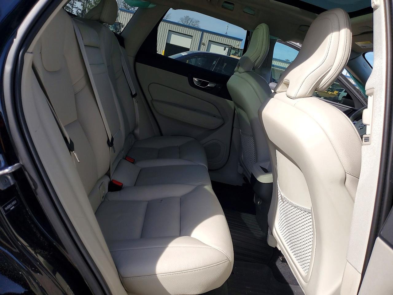 2020 VOLVO XC60 T5 MOMENTUM photo 31