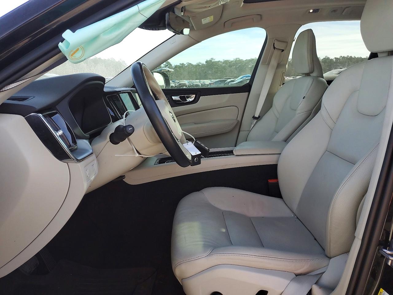 2020 VOLVO XC60 T5 MOMENTUM photo 19