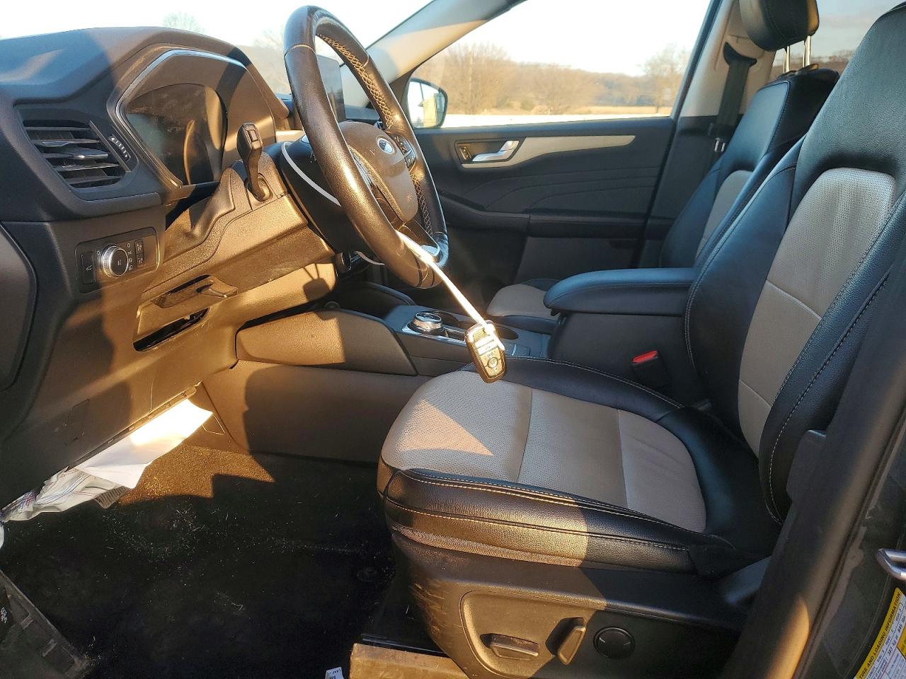 2022 FORD ESCAPE TITANIUM photo 7