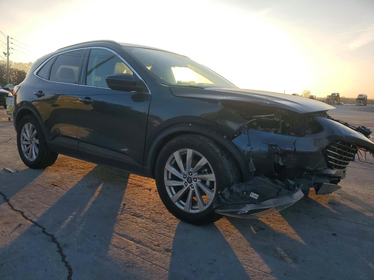 2022 FORD ESCAPE TITANIUM photo 4