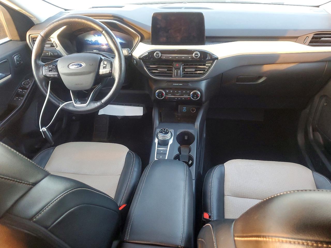 2022 FORD ESCAPE TITANIUM photo 8