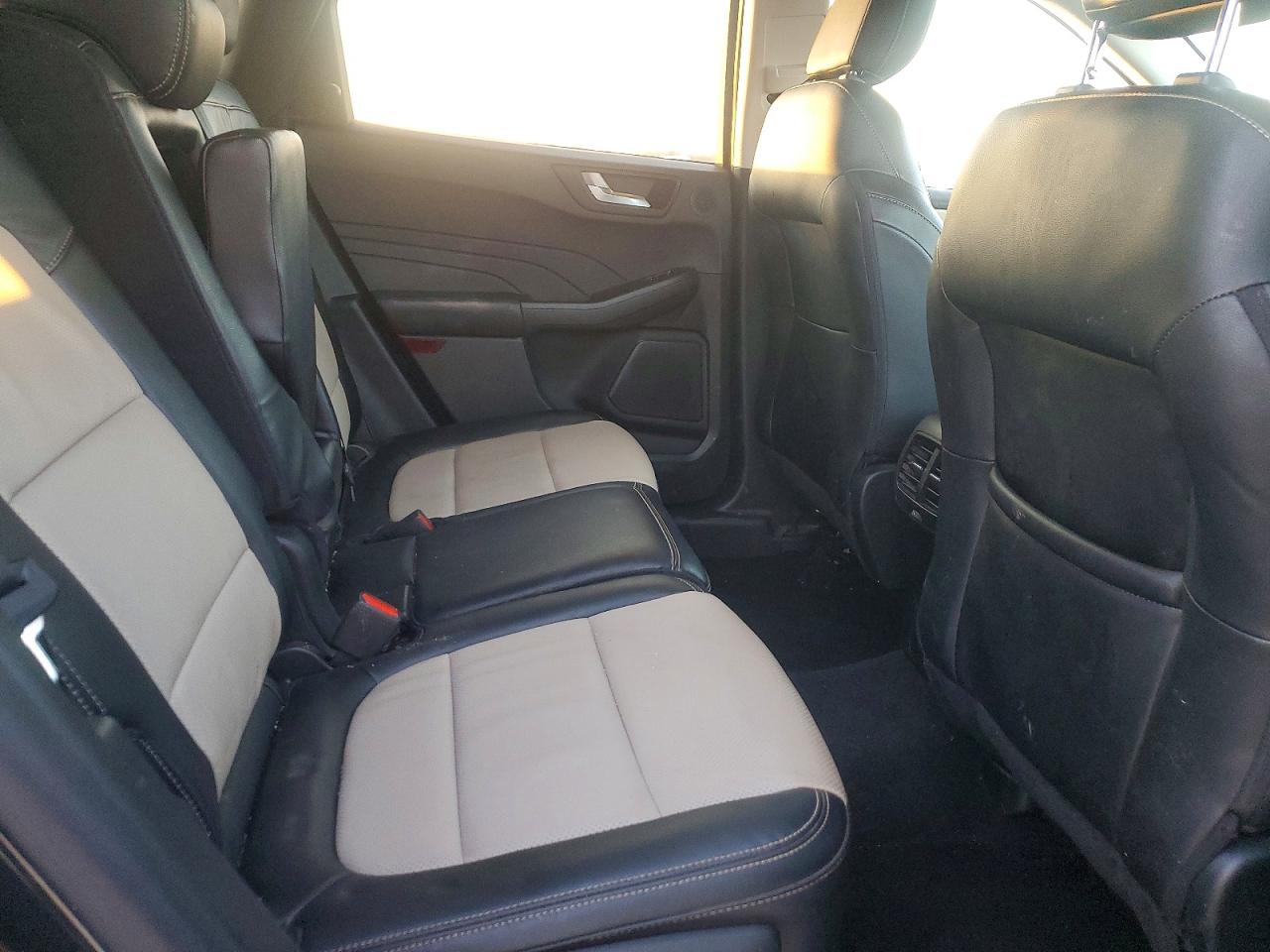 2022 FORD ESCAPE TITANIUM photo 11